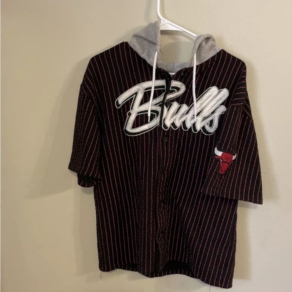 🔥Chicago Bulls 🚨Hooded Baseball Jersey Black Pinstripe Y2K Gorpcoree - Picture 2 of 4